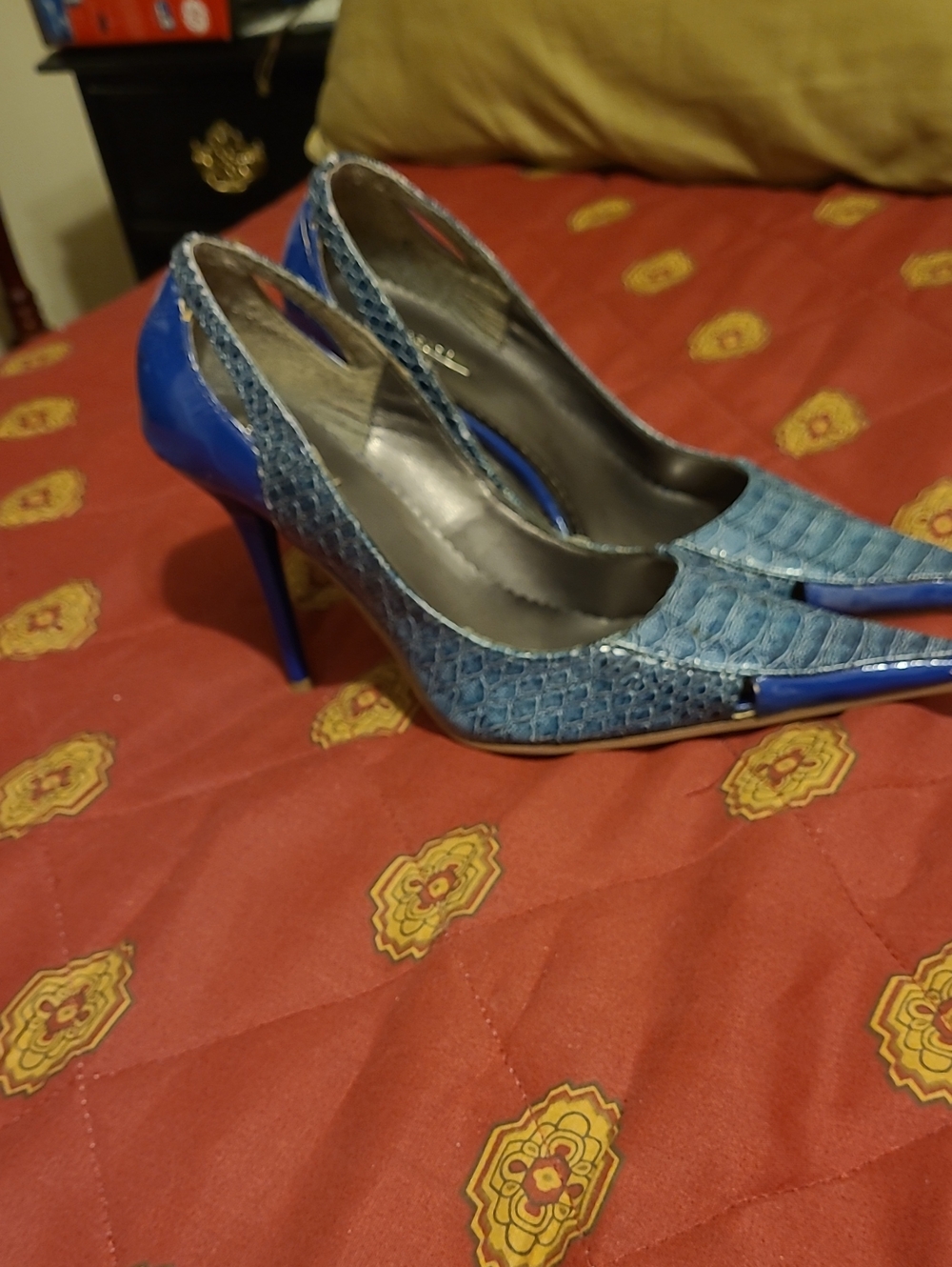 Shoes - Picture 4 of 4